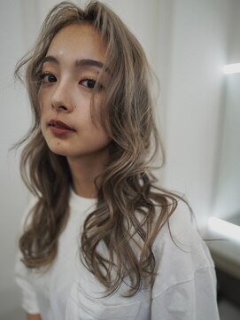 ログ オモテサンドウ(L.O.G OMOTESANDO) ハイトーンレイヤー