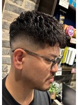 ミリオンバックス 御徒町店(Million Backs)&nbsp;緩パン/長めクロップ/フェード<理容室>[メンズ/眉毛/バーバー]