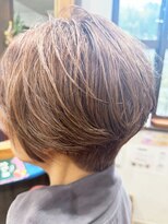 ヘアーハピネス ハート(hair happiness heArt)&nbsp;30代40代50代脱白髪染めハイライトミルクティーブラウンショート