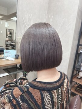 アルレン(Allen) グレージュ【ブリーチ/宇都宮/切りっぱなしボブ】