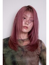 たさわ堂エンネ(enne) ピンクカラーとレイヤーで存在感を放つ王道ロングスタイル