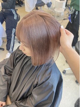 クオン 伊勢崎(QUON.) グレージュカラー