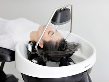 MY KEY HAIR 広島/髪質改善/縮毛矯正【2025年12月10日NEW OPEN(予定)】の写真/【全席マイクロバブル導入★頭皮の汚れを落とし、髪のハリ・コシを取り戻す至福のヘッドスパをご提供♪