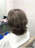 大人世代の若見えミディアムヘア