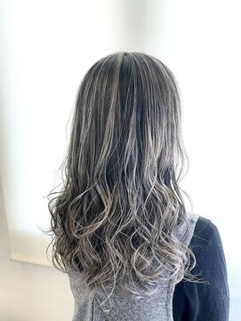 リミットバイアフィナー 大宮店(limit by Afinar) シルバーアッシュ×バレイヤージュカラー【大宮】