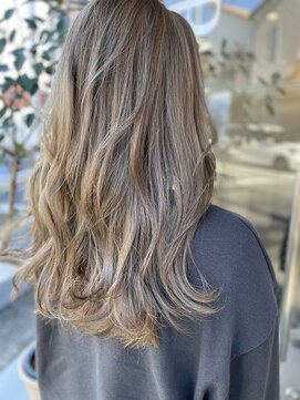 ランデブー(Rendez-vous) 外国人風ミルクグレージュ【堺市／浅香山】