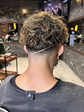 フォーコーナーズカットショップスリーセント 栄(FourCornersCutShop 3/cent) ラインアート/刈り上げデザイン/フェードカット/刈り上げ