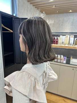 トクテ 高円寺(tokute) くびレイヤーエモージュ/コントラストハイライト【高円寺】