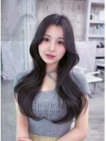 フィヴェント(Fivent)&nbsp;黒髪韓国小顔レイヤーイメチェン暗めオリーブグレークラゲヘアー