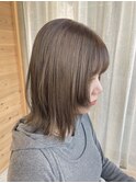 切りっぱなしボブ × 透け感ミルクティーベージュ