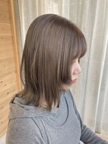 シロ(SiLO)&nbsp;切りっぱなしボブ × 透け感ミルクティーベージュ