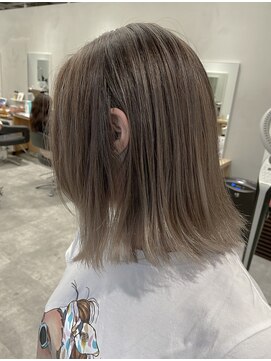 アヴァンス 京橋店(AVANCE) 切りっぱなしボブ×ホワイトミルクティーベージュ@京橋