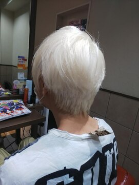 ネオリーブチノ 登戸店(Neolive cino) 抜きっぱなしブリーチ ホワイトカラー