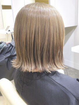 ユーフォリア 新宿店(Euphoria) 外ハネボブ ベージュカラー 20代