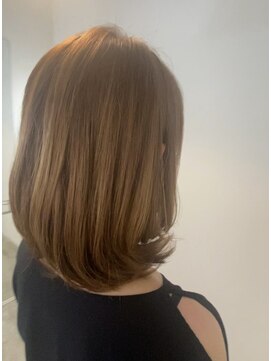 アナログノイ(analog noi) 肩のラインで動くレイヤースタイル