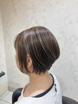 タリィランド(talleyrand) ショートボブ×ハイライト