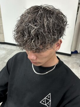 イーラ(era) ホワイトメッシュ×ツイストスパイラルパーマ