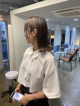 ユッカ 高槻茨木店(YUCCA) 【 YUCCA 】大人可愛い20代30代40代外はね/グレージュ