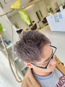 スリーヘアーデザインズ(Three Hair Designs) a