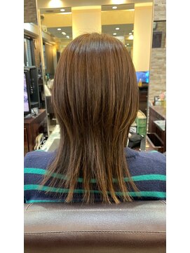 キャラ 池袋本店(CHARA) AVEDAカラーで明るめアッシュ&ナチュラルウルフ【ウルフ/大村】