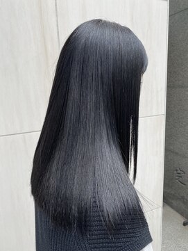 フルールバイアヴァンスクロス(Flulu by avance. cross) ブルーアッシュ/東梅田