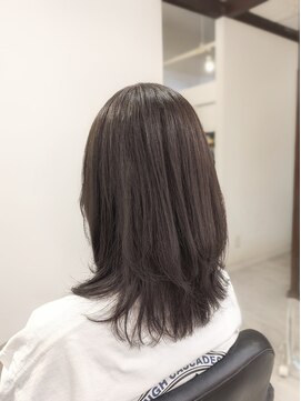 オリーブグレージュ×レイヤーカット