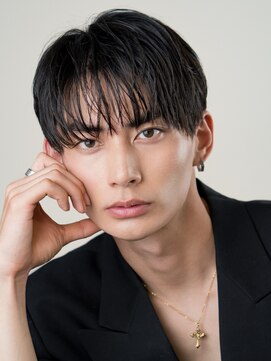 オーシャントーキョーオーバー 渋谷(OCEAN TOKYO OVER) センターパートフェザーパーマニュアンスパーマシャドウパーマ