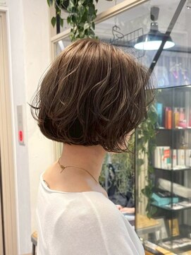 ロマリア(Lomalia) Lomalia表参道ナチュラルオリーブベージュウェーブパーマ