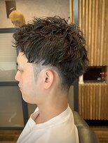 キタセンジュバーバー バイ ティーズ(KITASENJU BARBER by T's) ツイストスパイラル