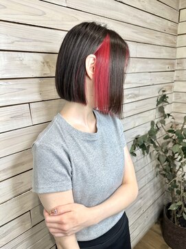 デコヘアー キートス(DECO HAIR kiitos) レッドインナーカラー×切りっぱなしボブ