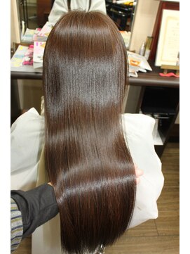 ケルア(KELUA) 【KELUA】ミネラル感が伝わるヘアー