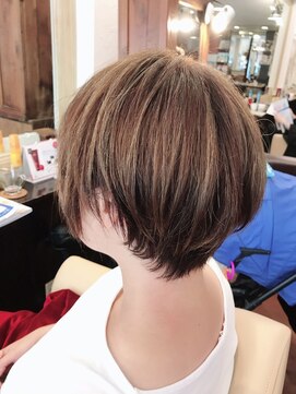 シャンプーボーイアネックス(SHAMPOO BOY Annex) 可愛い小顔ナチュラルショートボブ