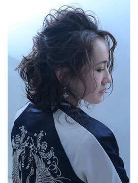 ティーアールシャンプー(TR shampoo) ハーフアップスタイル