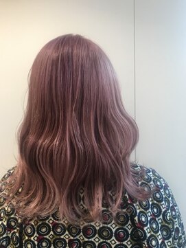 クイントネオリーブ 自由が丘正面口店(quint:neolive) quint neolive  淡ピンク