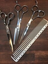 【カット】骨格、全体のバランスを重視しご自宅でも再現のしやすいカットを心がけています。