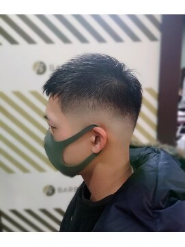 バーバーバー 都賀(BARBER-BAR) クロップフェード