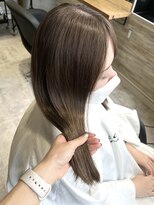 リーオオサカ(Lee Osaka)&nbsp;柔らかい雰囲気にはミルクティーベージュがおすすめ/kana