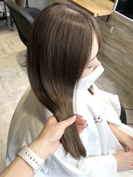 リーオオサカ(Lee Osaka) 柔らかい雰囲気にはミルクティーベージュがおすすめ/kana