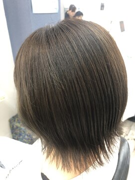 スタジオゼロ(studiozero) 顎ライン軽やか外ハネボブ