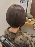 ショコラカラーで大人かわいい丸みショート