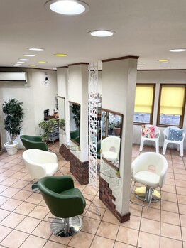 ヘアースペース ピエロリンク(HAIR space Pierrot Link)の写真/お客様の笑顔の絶えないサロン☆初めての方でも緊張せずに過ごせる、居心地の良い空間をご提供◎