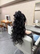 エニル(ENYL)&nbsp;ゆるふわルーズなお団子ハーフアップスタイル