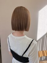 オクユキ(OKUYUKI)&nbsp;★ ラベンダーベージュ × ぱつっとボブ