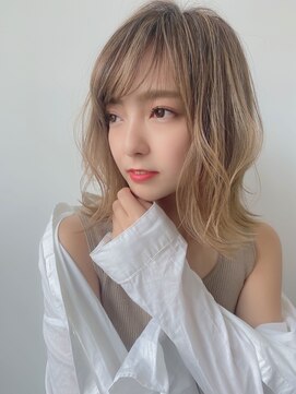 ルービック 枚方(Rubik's) 小顔前下がり外ハネボブアッシュベージュ☆