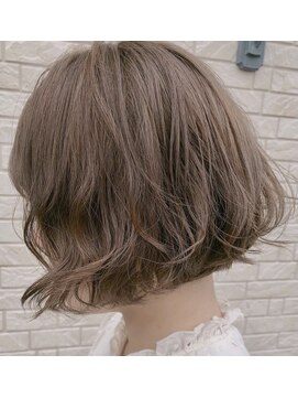 カミクラ(kura) ショートパーマ