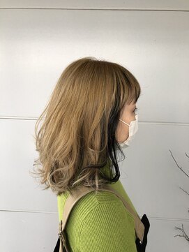 ヘアアンドメイク ムーア(Muuua) ミルクティーベージュとブラック