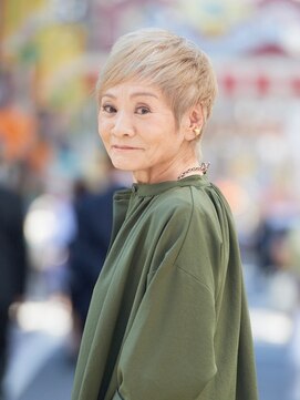 えがお美容室 【えがお美容室】50代60代に人気◎スイッチカラーショート