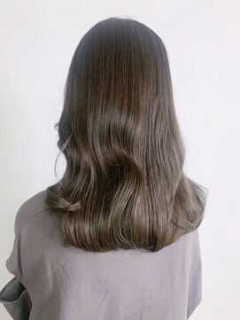 アルバム 新宿(ALBUM SHINJUKU) オリーブグレー_フェザーバングマッシュショート_ba329391