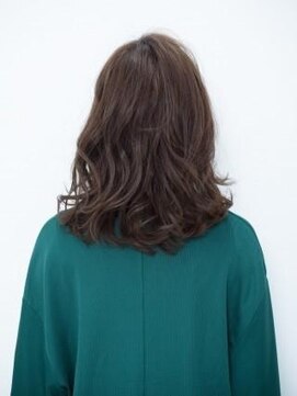 オレロ 国立(olelo) 大人ガーリー/似合わせカット/リバースセンターパート/国立