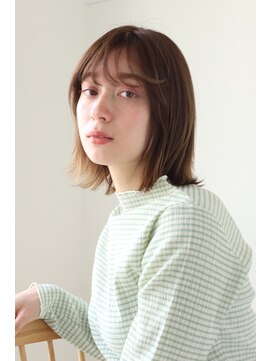 エクリ 麻布十番(equri) 大人かわいい外ハネボブ　20代30代40代　小顔、ベージュ